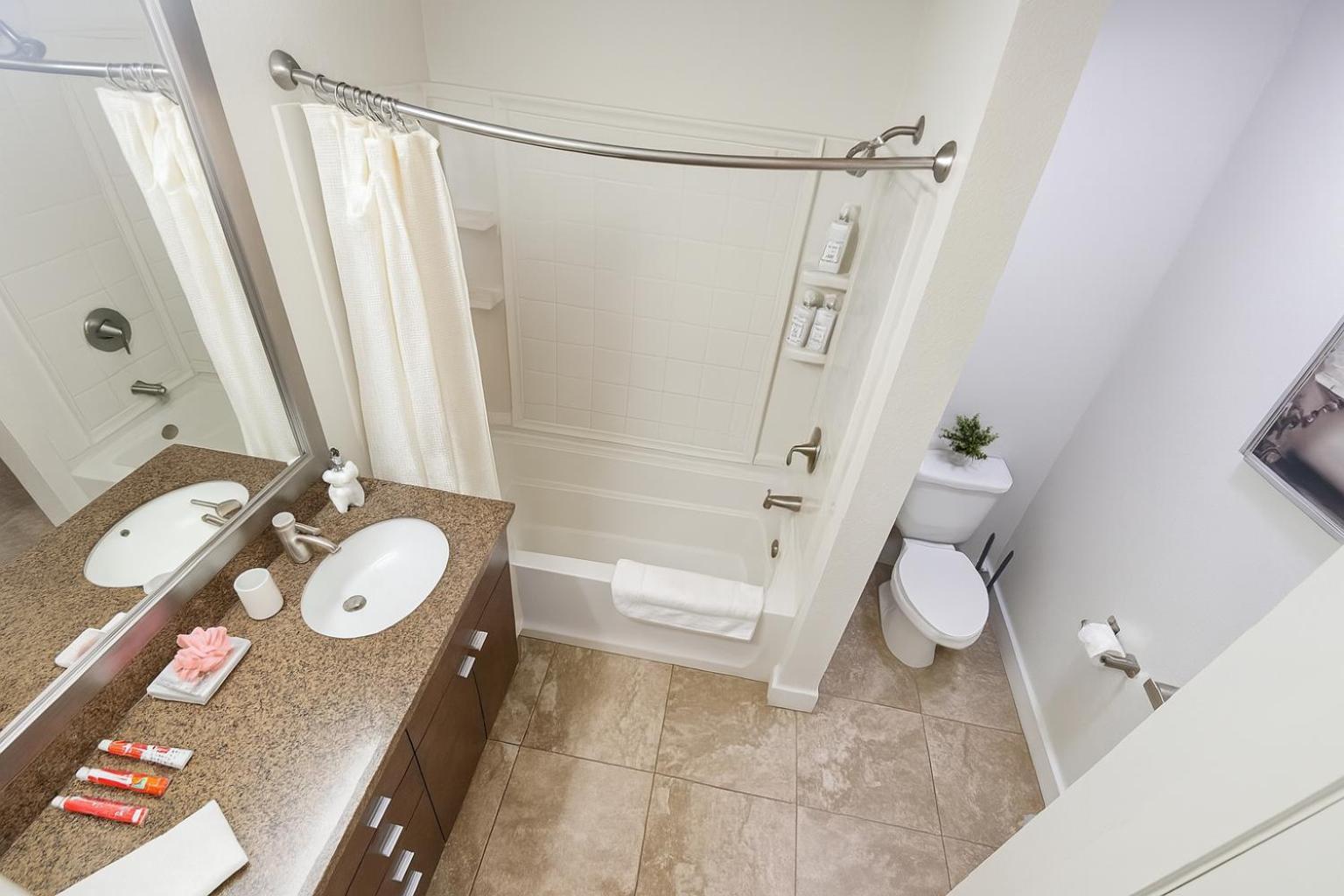 Apartment Premier - Prime Mdr-venice Location With Pool, Gym & Hot Tub